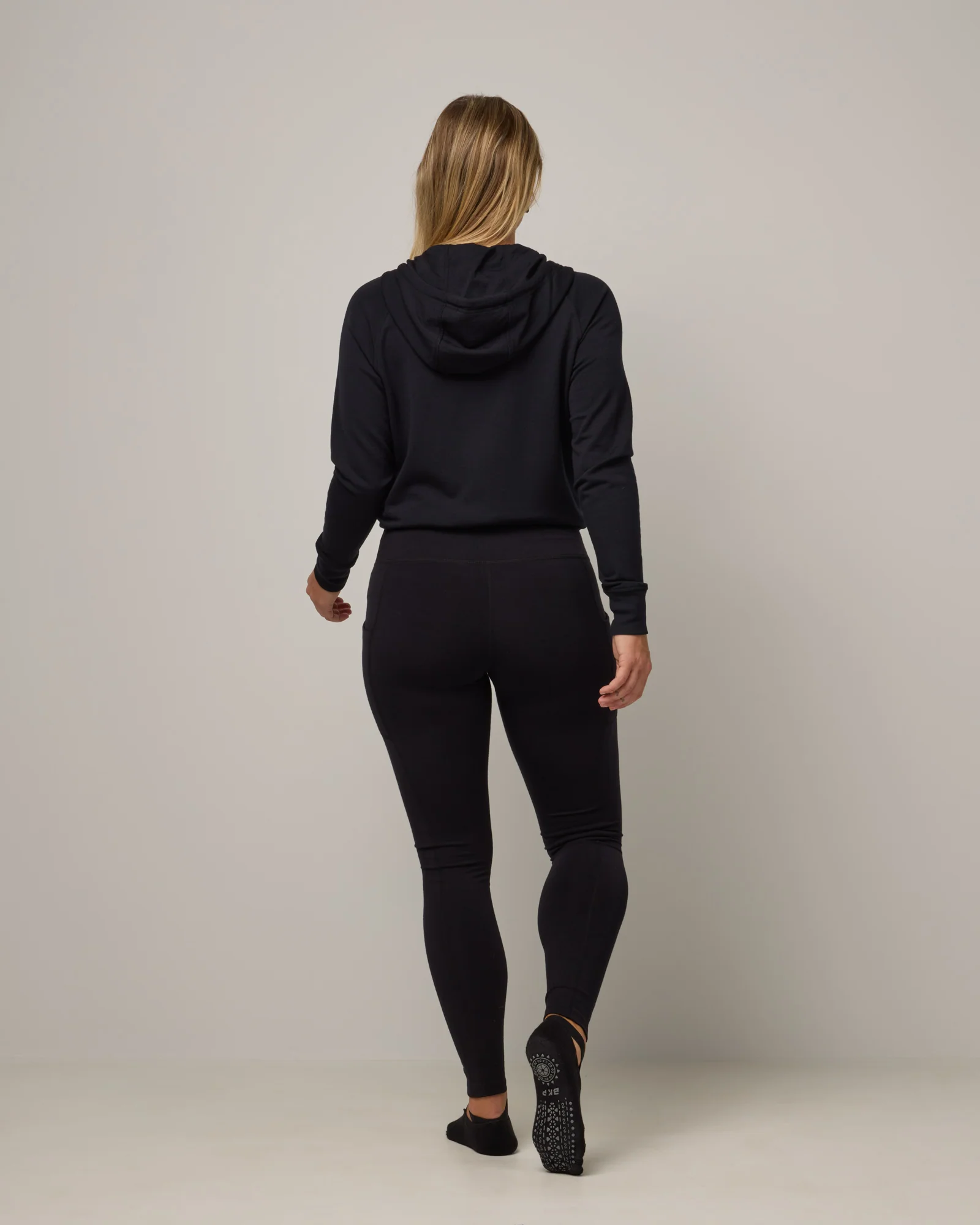 Summit Pocket Legging - Image 4